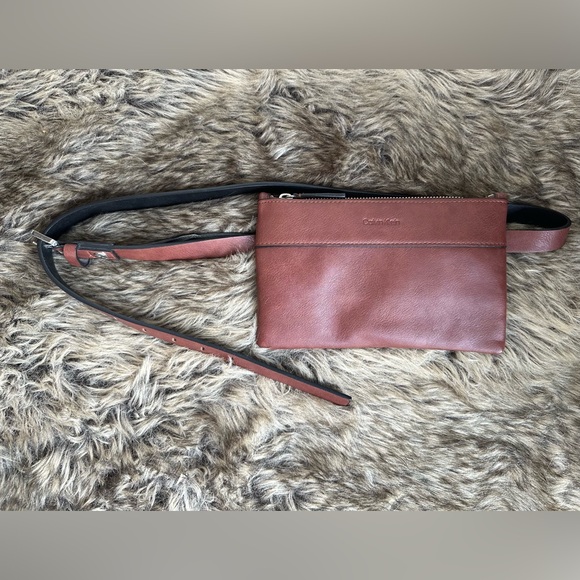 Brown leather Calvin Klein belt bag (like new) - Picture 1 of 2